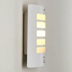 Applique murale d'extérieur Alslev Blanc, 1 lumière, Détecteur de mouvement