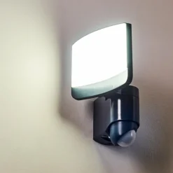 Applique murale d'extérieur Larvik LED Anthracite, 1 lumière, Détecteur de mouvement