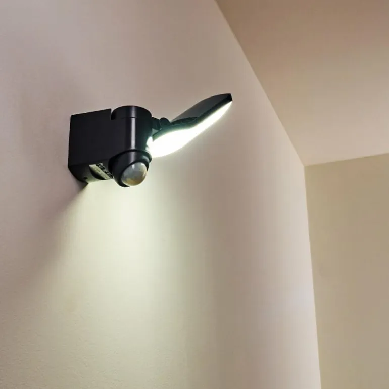 Applique murale d'extérieur Larvik LED Anthracite, 1 lumière, Détecteur de mouvement